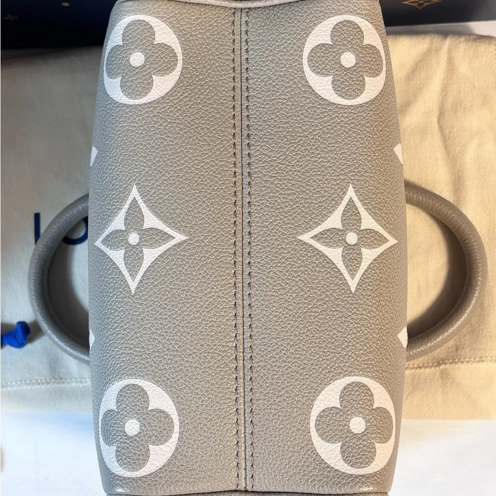 Beautiful Louis Vuitton Speedy Bandouliere 20 Dove Cream Sold - Picture 7 of 16